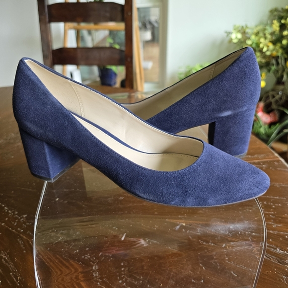 EUC Cole Haan Navy Suede Heels 6.5 - Picture 11 of 12
